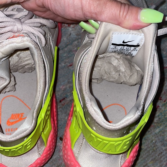 Women’s Nike Huarache Desert Sand Volt-Hot Punch (W) - Size 9 - Picture 7 of 9